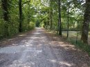 Chemin plus large que sur la carte